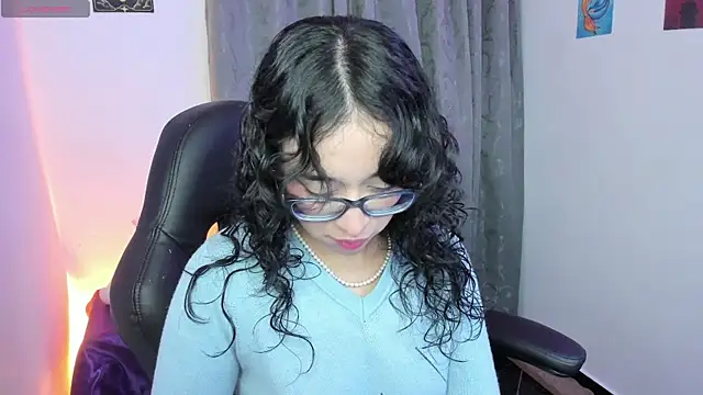 Snapshot of indra_cam chatting on June 11, 5:37 am indra cam online show from June 11, 5:37 am