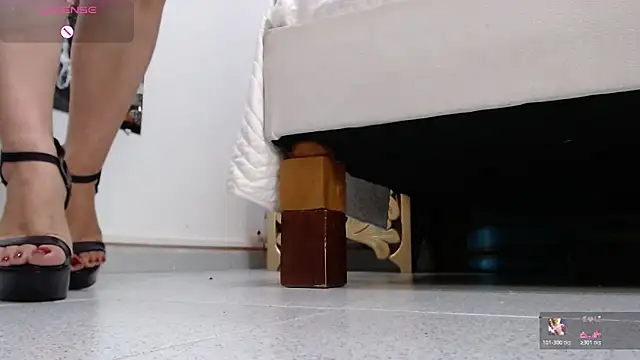 EvaBellucci  online show from October 28, 12:37 pm