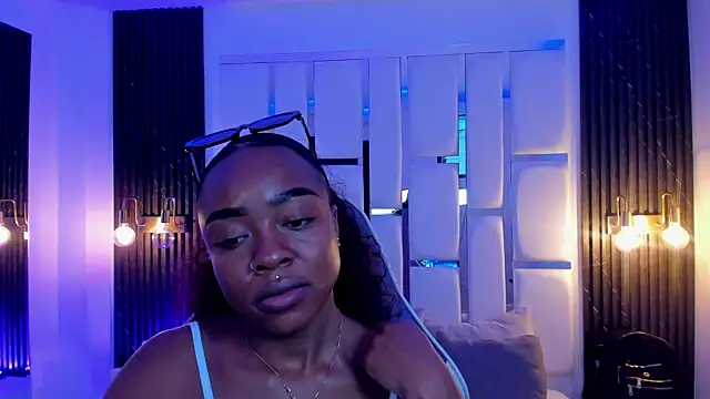 mia schwarz online show from November 6, 9:52 pm