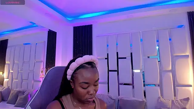 mia schwarz online show from November 12, 10:13 pm