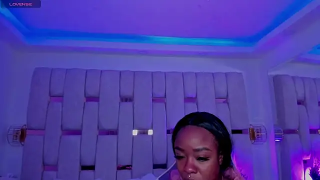 mia schwarz online show from March 4, 10:06 pm