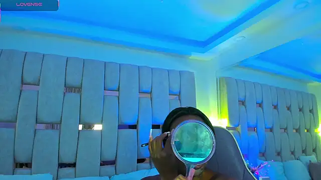 mia schwarz online show from February 5, 10:49 pm