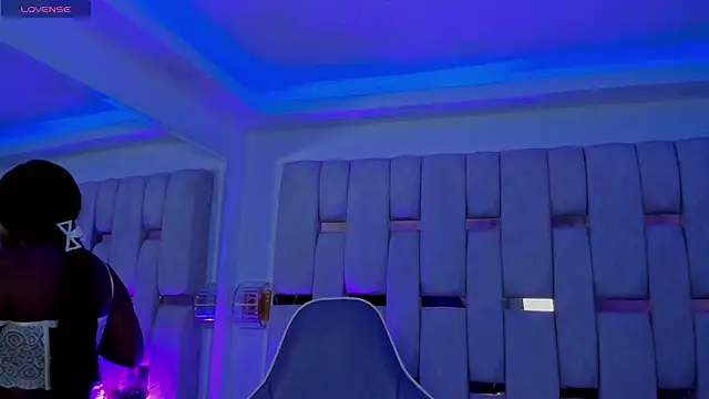 mia schwarz online show from March 12, 10:03 pm