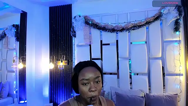 mia schwarz online show from December 17, 9:53 pm