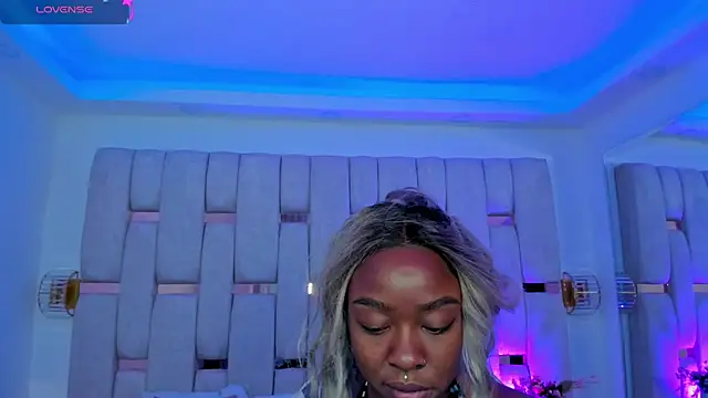 mia schwarz online show from April 8, 9:49 pm