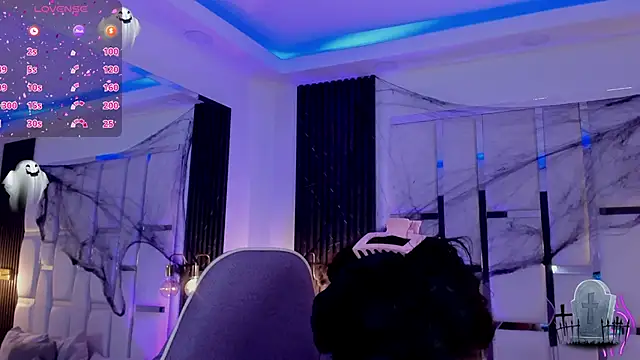 mia schwarz online show from November 3, 4:50 am