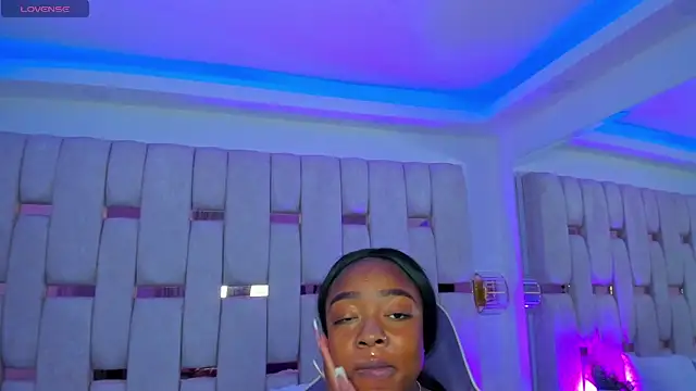 mia schwarz online show from March 2, 9:55 pm