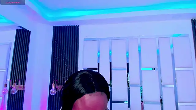 mia schwarz online show from March 5, 11:51 am