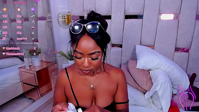 Snapshot of mia_schwarz chatting on January 24, 1:03 am mia schwarz online show from January 24, 1:03 am