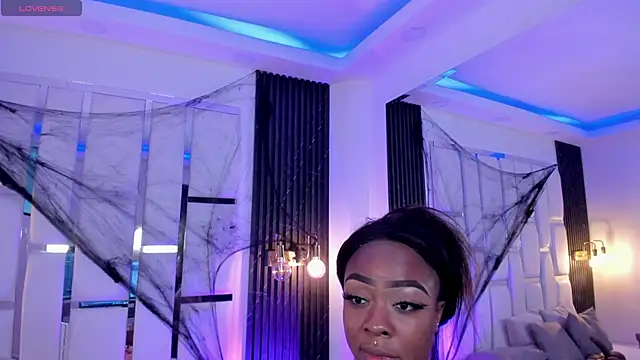 mia schwarz online show from October 31, 11:11 pm