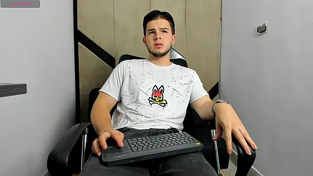danielclarton1 online show from February 8, 6:54 am