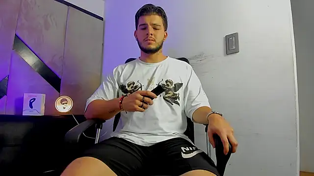 danielclarton1 online show from September 19, 1:42 am