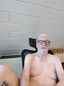 Greyhound70 online show from November 12, 10:08 am