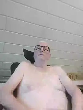 Greyhound70 online show from October 26, 3:56 pm