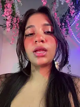 Snapshot of Mikubani18 chatting on February 11, 7:23 am Mikubani18 online show from February 11, 7:23 am