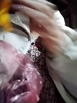 Snapshot of lytamye chatting on February 25, 1:30 am lytamye online show from February 25, 1:30 am