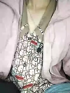 Snapshot of lytamye chatting on March 10, 10:39 am lytamye online show from March 10, 10:39 am