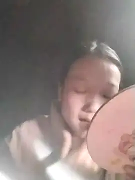 Snapshot of lytamye chatting on December 19, 2:45 am lytamye online show from December 19, 2:45 am