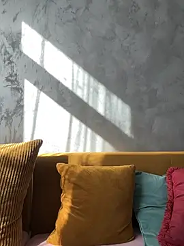 Snapshot of MayaMR chatting on October 10, 7:53 am MayaMR online show from October 10, 7:53 am