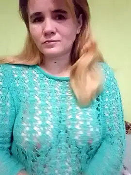 Snapshot of SannyMILF chatting on December 22, 8:38 am SannyMILF online show from December 22, 8:38 am
