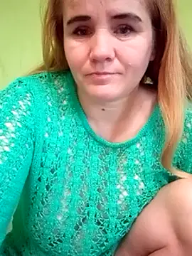 Snapshot of SannyMILF chatting on January 5, 8:11 am SannyMILF online show from January 5, 8:11 am