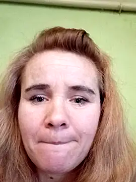 Snapshot of SannyMILF chatting on January 2, 9:54 am SannyMILF online show from January 2, 9:54 am