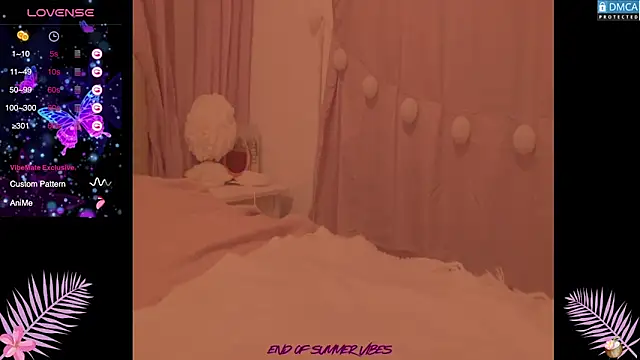 Snapshot of Blondecandie chatting on September 9, 6:06 pm Blondecandie online show from September 9, 6:06 pm