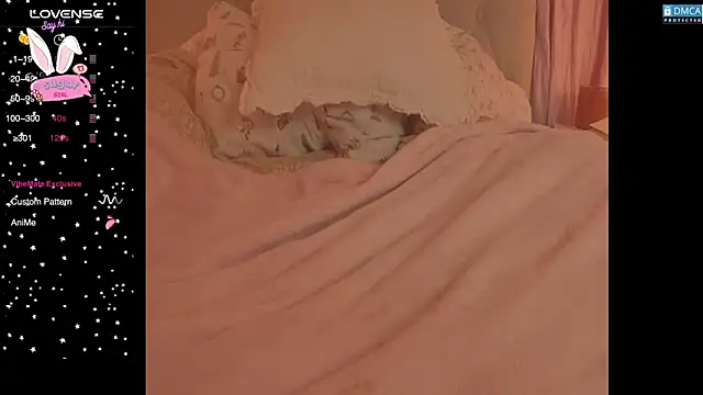 Blondecandie online show from April 4, 8:04 pm