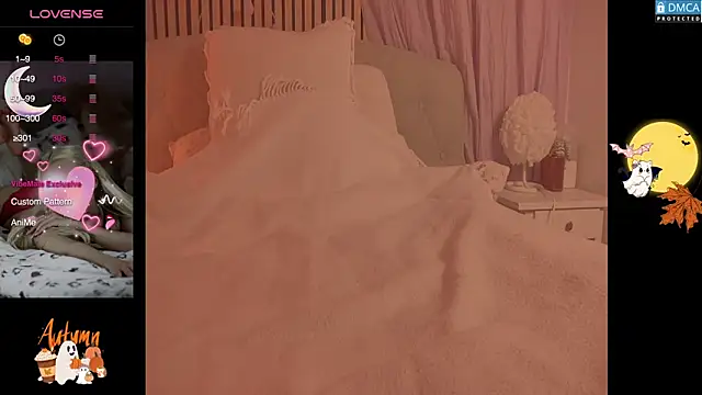 Snapshot of Blondecandie chatting on October 12, 5:14 pm Blondecandie online show from October 12, 5:14 pm