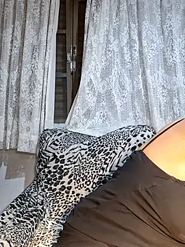 Snapshot of Sweet-diamondxxx chatting on May 25, 1:16 am Sweet-diamondxxx online show from May 25, 1:16 am