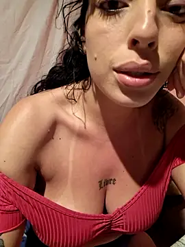 Snapshot of Sweet-diamondxxx chatting on December 3, 2:34 am Sweet-diamondxxx online show from December 3, 2:34 am