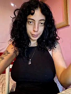Snapshot of Sweet-diamondxxx chatting on October 11, 12:39 pm Sweet-diamondxxx online show from October 11, 12:39 pm