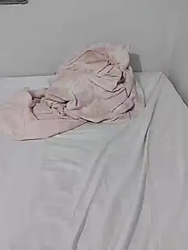 Snapshot of Sweet-diamondxxx chatting on January 14, 11:05 pm Sweet-diamondxxx online show from January 14, 11:05 pm