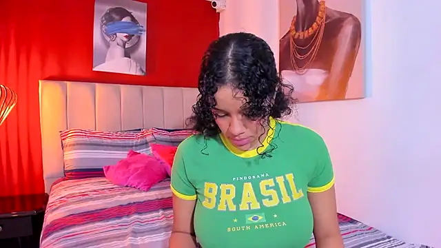 Snapshot of vanesasexyhot21 chatting on November 9, 2:48 am vanesasexyhot21 online show from November 9, 2:48 am