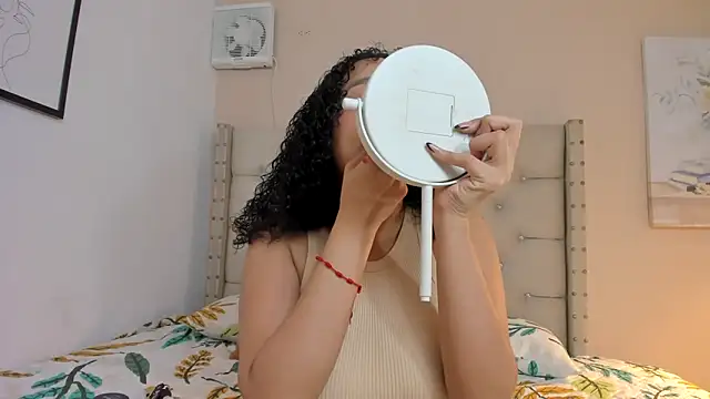 vanesasexyhot21 online show from April 1, 2:13 am