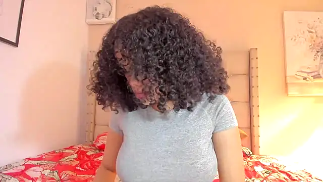 Snapshot of vanesasexyhot21 chatting on February 23, 2:24 am vanesasexyhot21 online show from February 23, 2:24 am