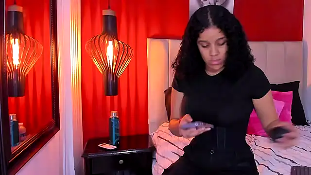 Snapshot of vanesasexyhot21 chatting on November 13, 2:37 am vanesasexyhot21 online show from November 13, 2:37 am