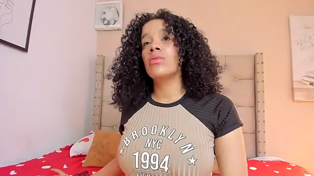 vanesasexyhot21 online show from April 7, 2:24 am