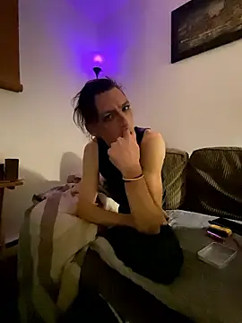 kikiwonderbar online show from February 5, 2:13 pm