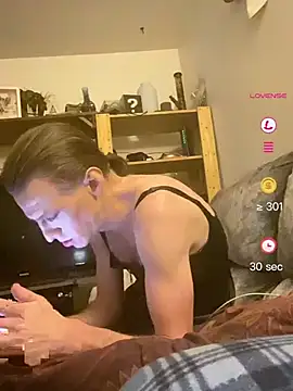 kikiwonderbar online show from June 18, 6:34 am