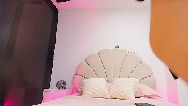 aisha sh online show from October 28, 12:04 pm