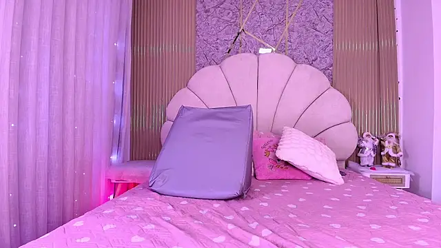 aisha sh online show from January 7, 11:59 am