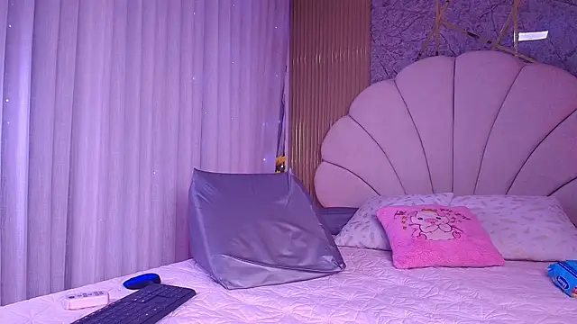 Snapshot of aisha_sh chatting on May 6, 12:53 pm aisha sh online show from May 6, 12:53 pm