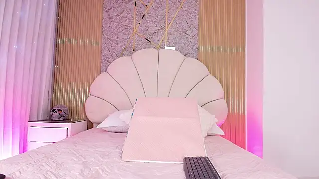 aisha sh online show from November 4, 12:09 pm