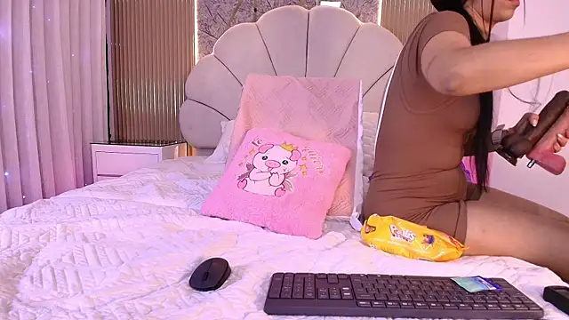 aisha sh online show from November 7, 11:59 am