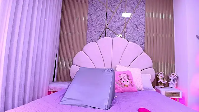 aisha sh online show from January 10, 12:00 pm