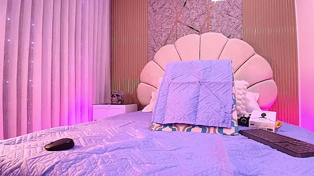 aisha sh online show from November 1, 11:59 am