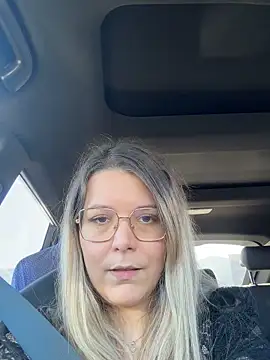 Snapshot of EmyLana chatting on February 15, 10:33 am EmyLana online show from February 15, 10:33 am