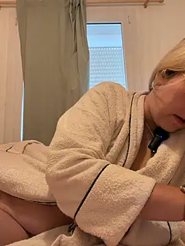 EmyLana online show from January 12, 9:16 am