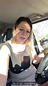 EmyLana online show from April 10, 6:42 am